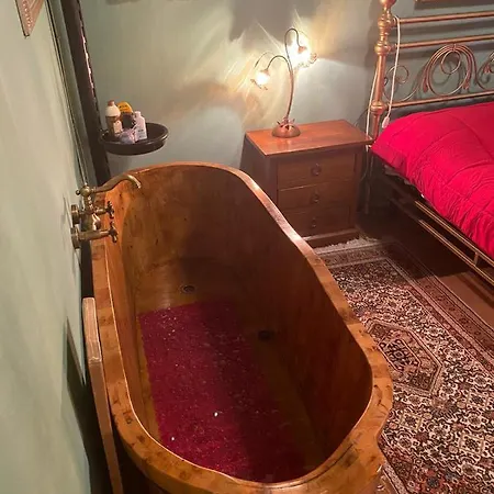 Al Casel Bed & Breakfast *